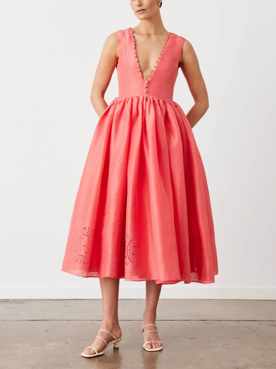 Exquisite Embroidered V-Neck Slim Midi Dress - Image 3