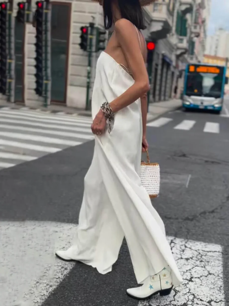 Unique Halter Neck Pleated Jumpsuit - Image 3
