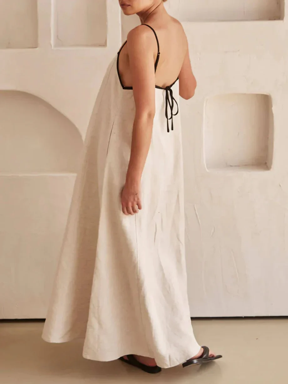 Classic Holiday Style Contrasting Suspender Dress - Image 4